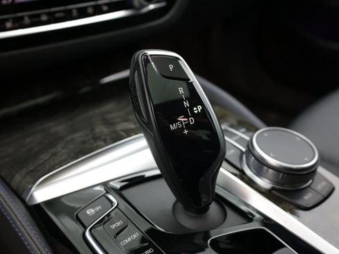 Used 2020 BMW 530i w/ M Sport Package RWD image 22