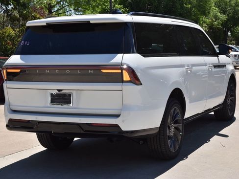 New 2026 Lincoln Navigator L Reserve w/ Jet Appearance Package AWD/4WD image 37