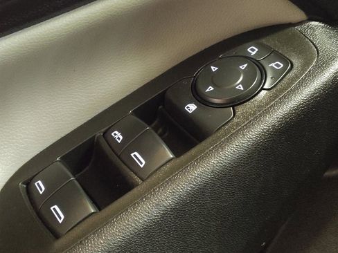 Used 2021 Chevrolet Equinox LS w/ LS Convenience Package FWD image 27