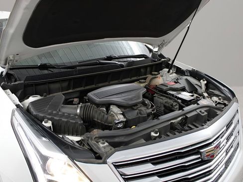 Used 2017 Cadillac XT5 Luxury image 23