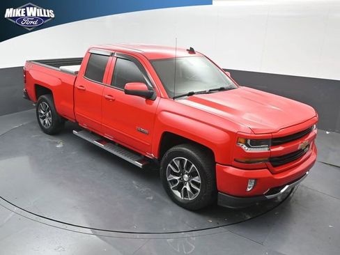 Used 2019 Chevrolet Silverado 1500 LT w/ Texas Edition AWD/4WD image 9