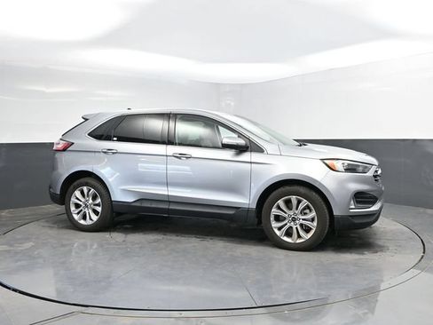Used 2024 Ford Edge Titanium AWD/4WD image 3