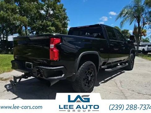 Used 2022 Chevrolet Silverado 2500 LTZ w/ LTZ Plus Package AWD/4WD image 2