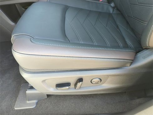 New 2025 Nissan Pathfinder Platinum w/ Lighting Package (N92) image 34