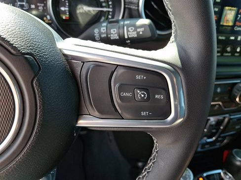 Used 2023 Jeep Wrangler Unlimited Sahara w/ Cold Weather Group AWD/4WD image 23