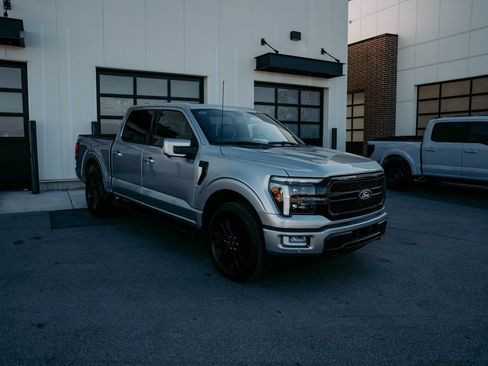 Used 2024 Ford F150 Lariat image 11