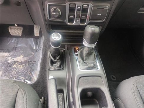 Used 2020 Jeep Wrangler Unlimited Sport S image 12