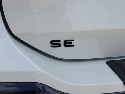 New 2026 Volkswagen Tiguan SE R-Line FWD image 7