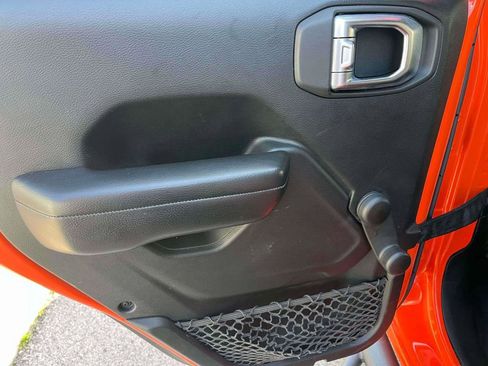 Used 2018 Jeep Wrangler Unlimited Sport image 5