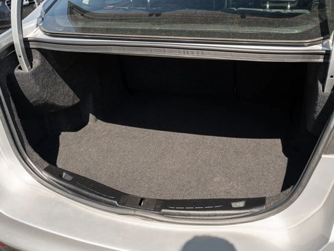 Used 2017 Ford Fusion SE FWD image 9