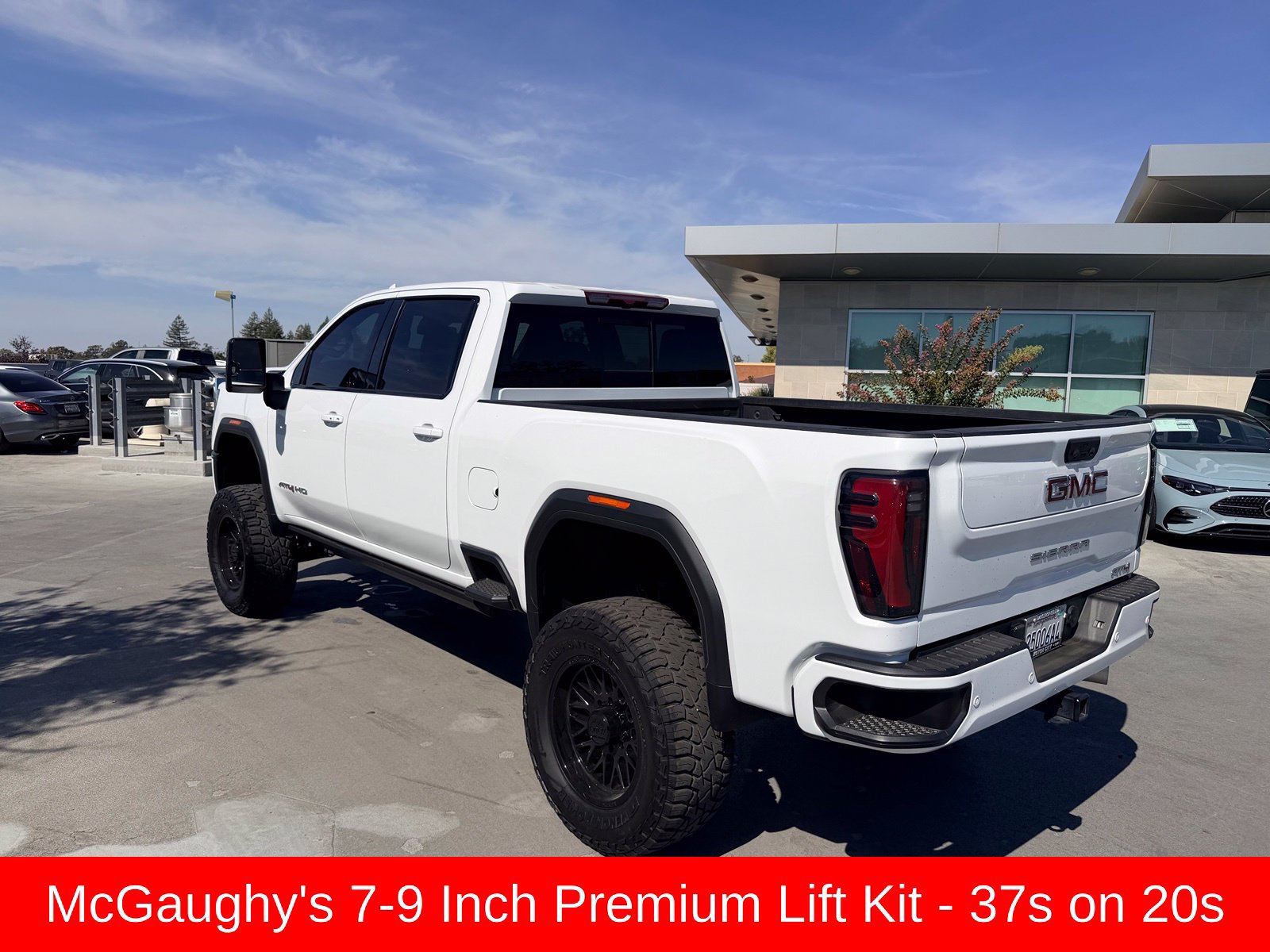 Used 2024 GMC Sierra 2500 AT4 w/ AT4 Preferred Package AWD/4WD image 5