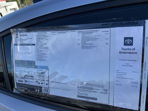New 2026 Toyota Prius Plug-In Hybrid FWD image 38