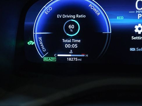 Used 2025 Toyota Camry XSE FWD image 17
