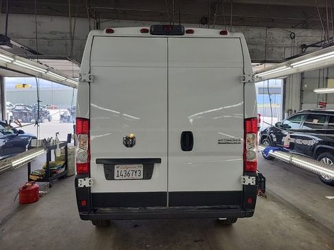 Used 2025 RAM ProMaster 2500 w/ Convenience Group FWD image 2