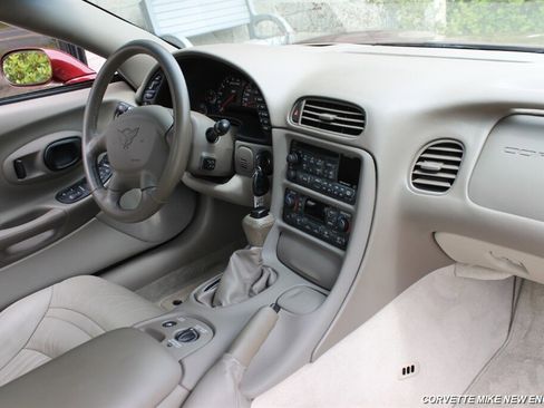 Used 2003 Chevrolet Corvette 50th Anniversary Edition w/ Preferred Equipment Group image 40