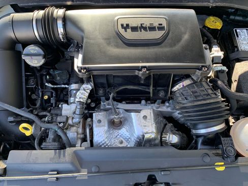 Used 2025 Jeep Compass Limited image 32