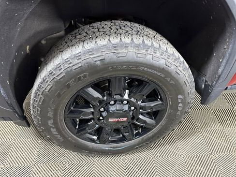 Used 2024 GMC Sierra 2500 AT4 w/ AT4 Premium Plus Package image 10