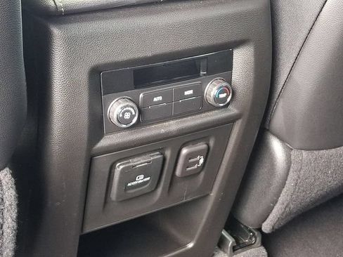 Used 2023 Chevrolet Traverse LT w/ LT Premium Package AWD/4WD image 19