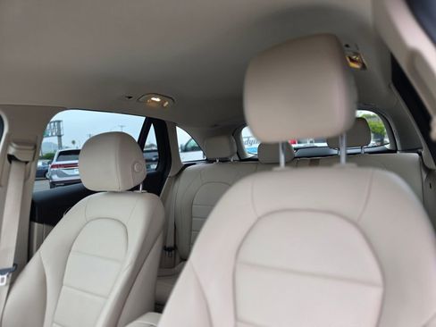 Used 2022 Mercedes-Benz GLC 300 image 12