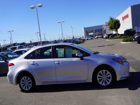 Used 2024 Toyota Corolla XLE FWD image 4
