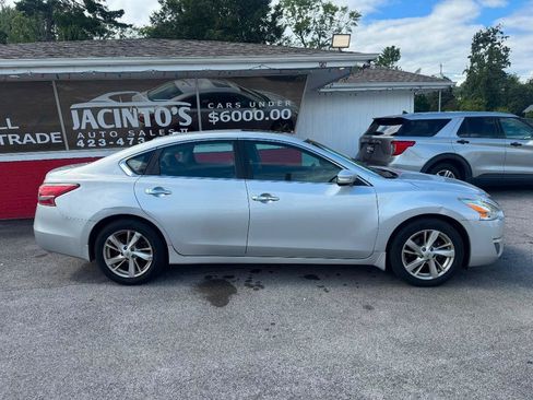 Used 2013 Nissan Altima 2.5 SV w/ 2.5SV Convenience Pkg FWD image 2