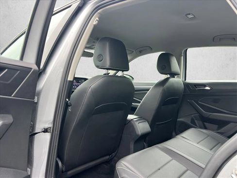 Used 2024 Volkswagen Jetta SE FWD image 15