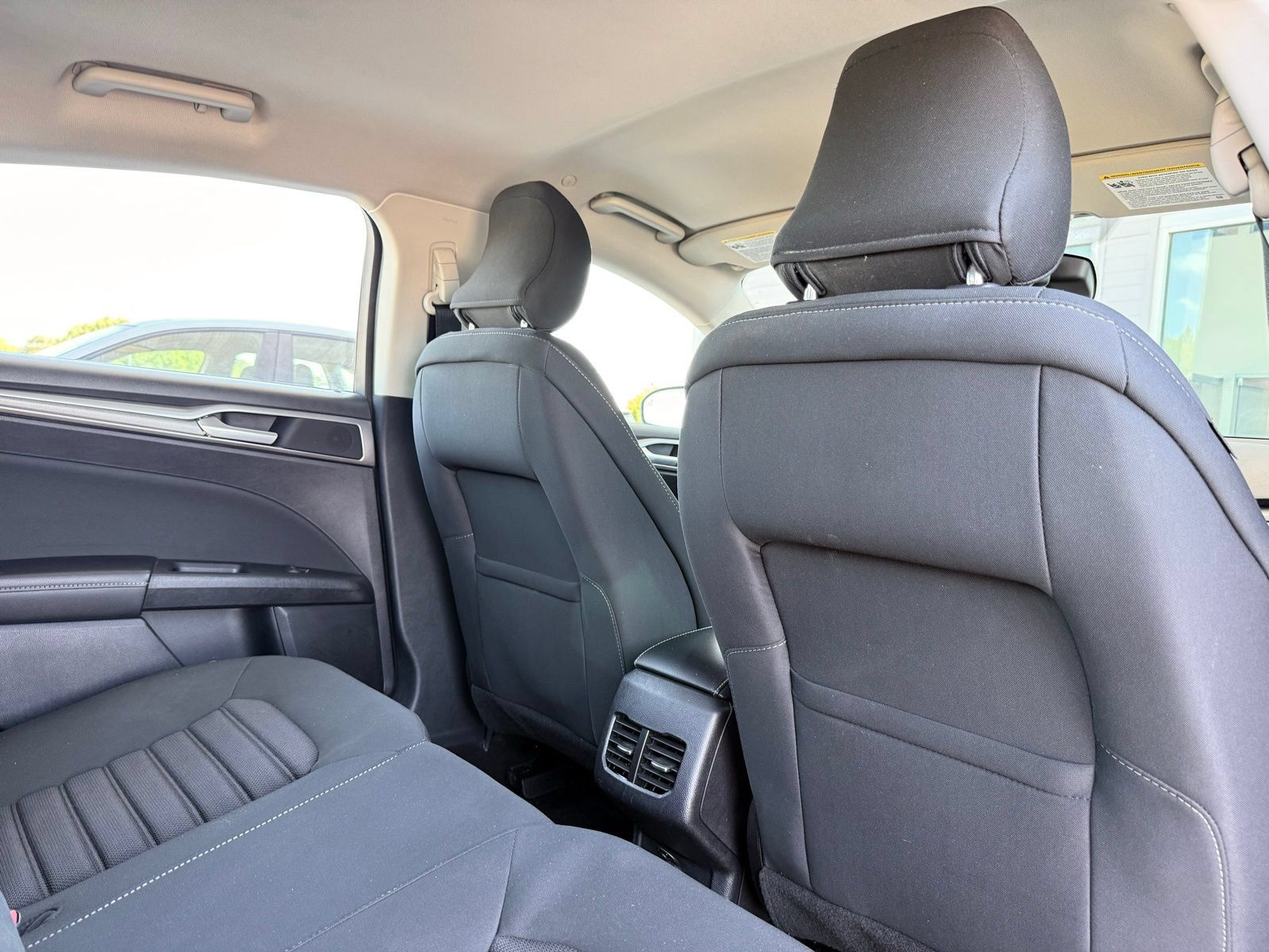 Used 2019 Ford Fusion SE FWD image 22