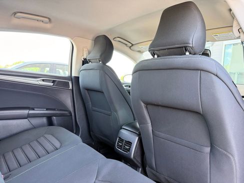 Used 2019 Ford Fusion SE FWD image 22