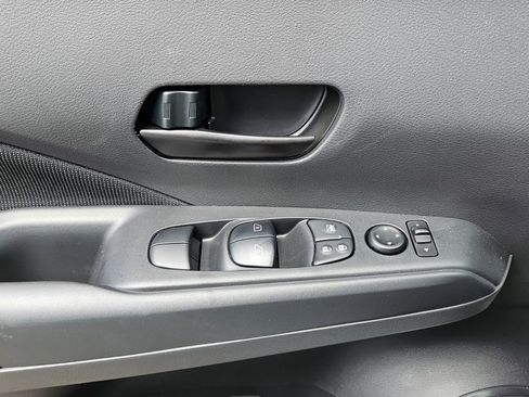 New 2025 Nissan Kicks Play S FWD image 29