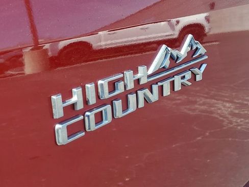 Used 2023 Chevrolet Traverse High Country w/ LPO, Floor Liner Package AWD/4WD image 6