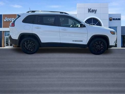 Used 2023 Jeep Cherokee Altitude Lux image 8