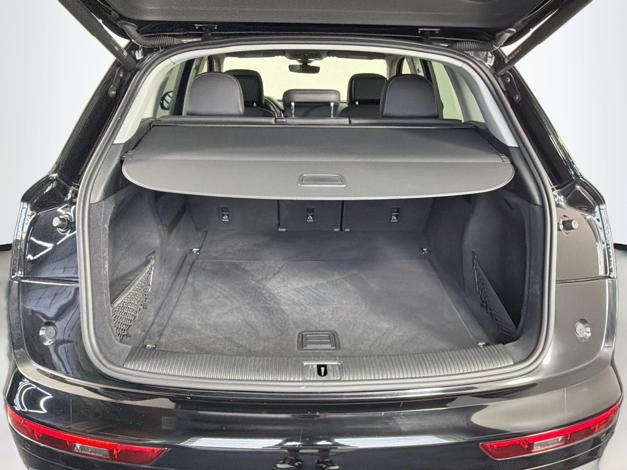 Used 2023 Audi Q5 2.0T Premium w/ Convenience Package AWD/4WD image 31