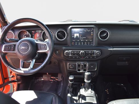 Used 2018 Jeep Wrangler Unlimited Sahara AWD/4WD image 29