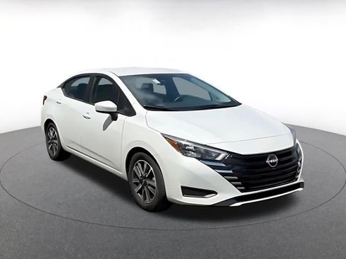 Used 2024 Nissan Altima 2.5 S FWD image 3