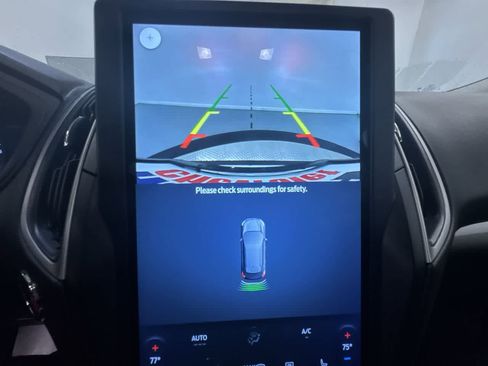 Used 2024 Ford Edge SEL image 25