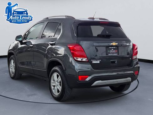 Used 2017 Chevrolet Trax LT w/ LT Convenience Package AWD/4WD image 6