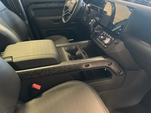 New 2026 Land Rover Defender 110 OCTA AWD/4WD image 15