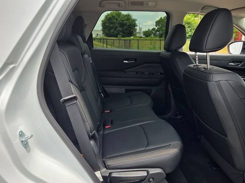 New 2026 Nissan Pathfinder SL FWD image 17