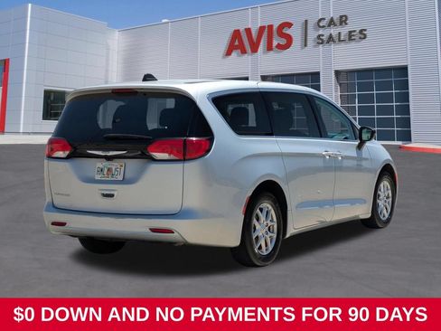 Used 2024 Chrysler Voyager LX FWD image 6