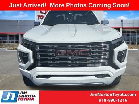 Used 2024 GMC Canyon Denali AWD/4WD image 2