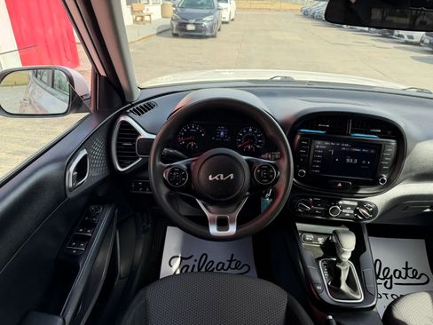 Used 2022 Kia Soul LX w/ Technology Package FWD image 19