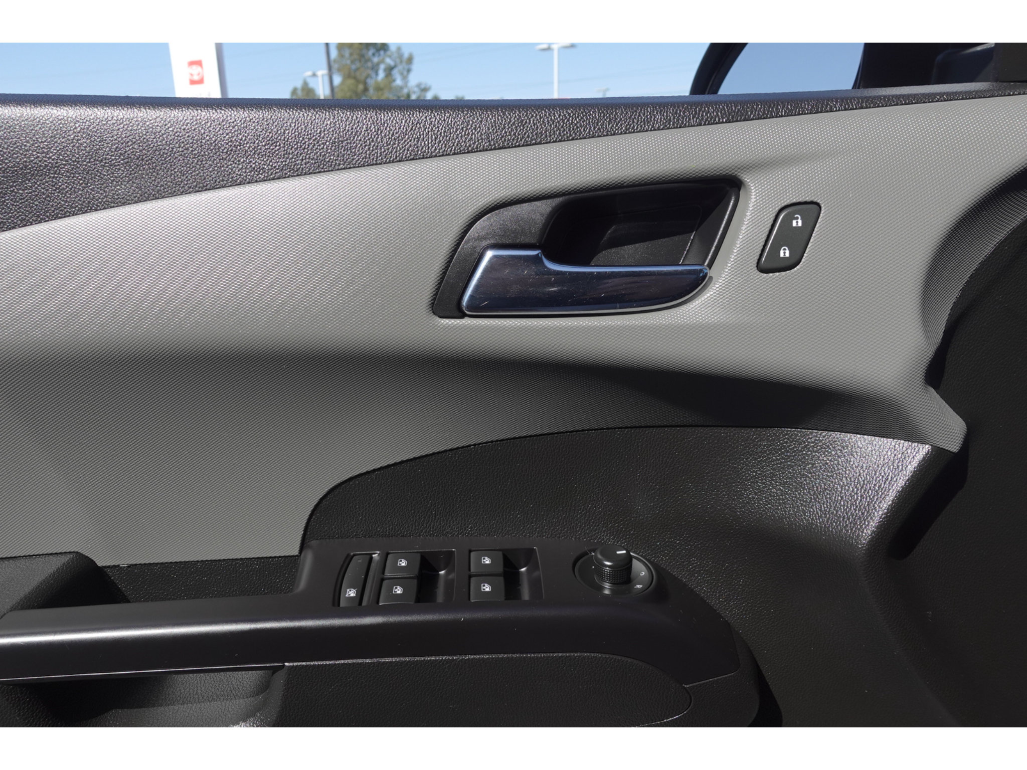 Used 2020 Chevrolet Sonic LT FWD image 11