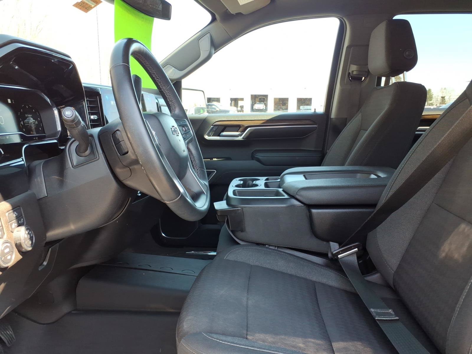 Used 2023 Chevrolet Silverado 1500 RST w/ Z71 Off-Road Package AWD/4WD image 6