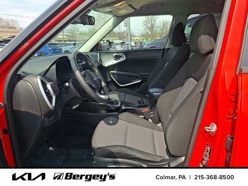 Certified 2023 Kia Soul LX w/ LX Technology Package FWD image 15