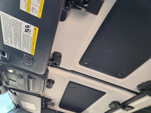 New 2025 Ford Bronco Badlands image 25