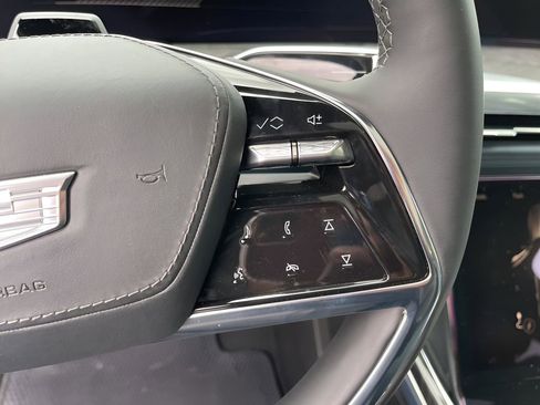 Used 2025 Cadillac Escalade IQ Sport 2 w/ LPO, ONYX Package image 25