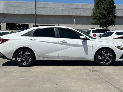 Used 2024 Hyundai Elantra SEL FWD image 9