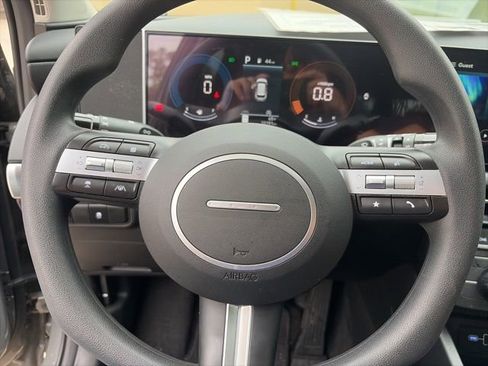 Used 2025 Hyundai Tucson SE FWD image 11