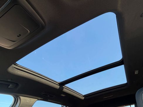 Used 2025 Buick Enclave Avenir w/ Super Cruise Package image 25