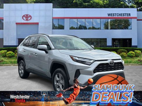Used 2025 Toyota RAV4 XLE image 1